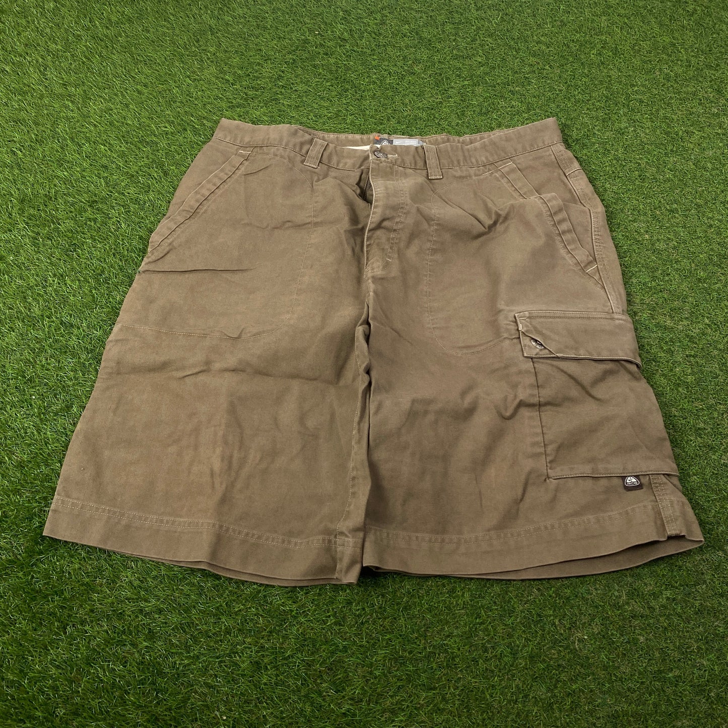 00s Nike ACG Cargo Shorts Brown XL