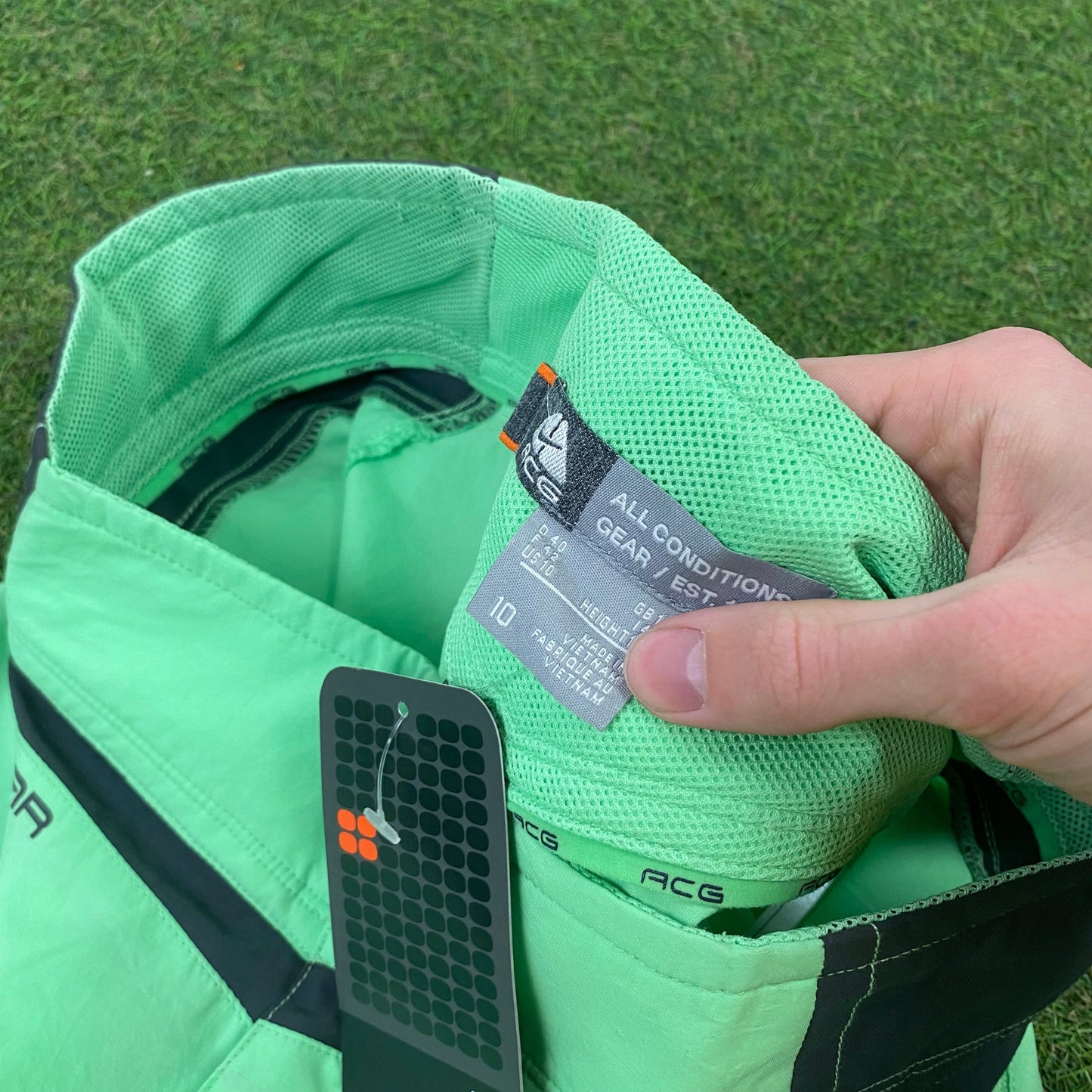 00s Nike ACG Swim Shorts Green Small