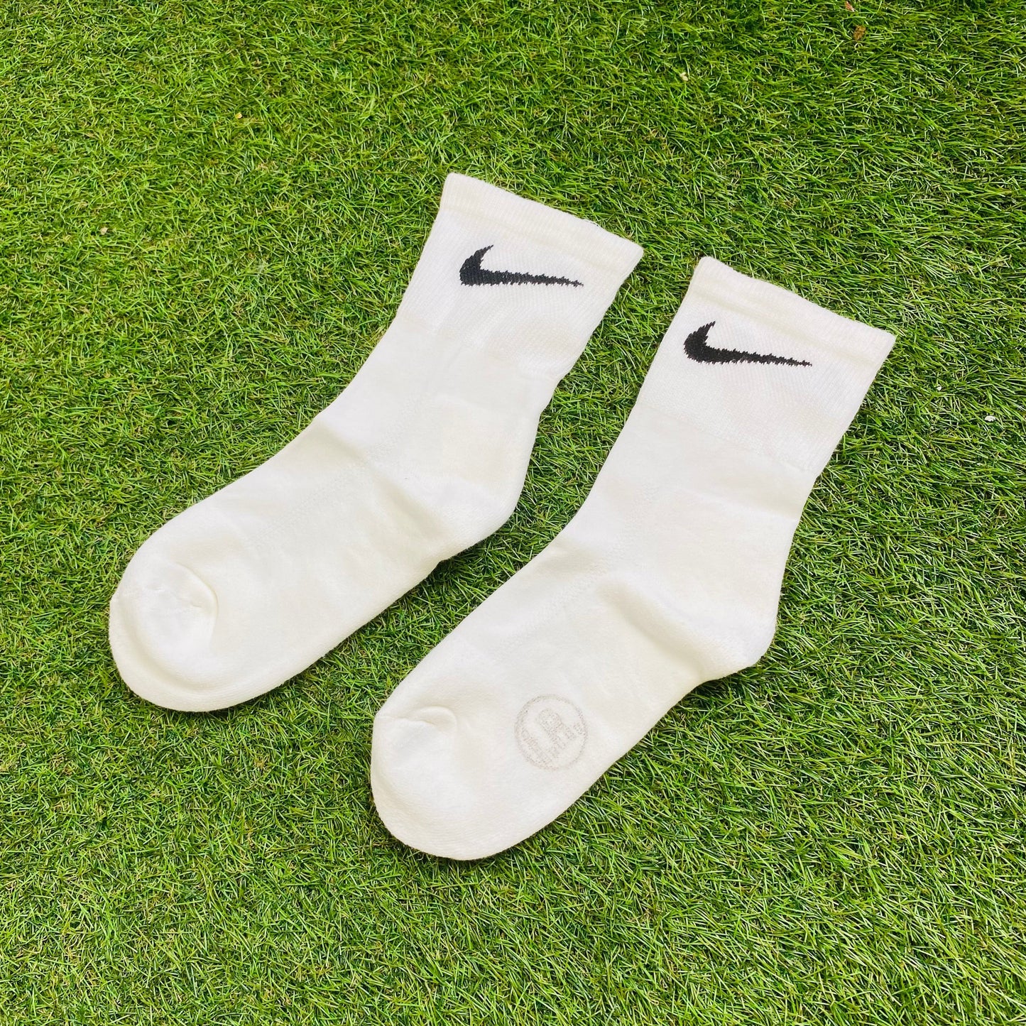 Vintage Nike Socks White Black UK6 - 12